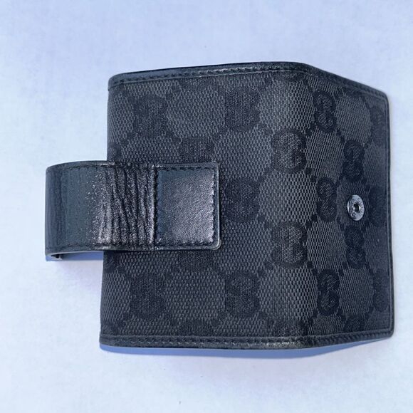 Authentic Vintage Gucci Black/Silver Keyholder - Picture 8 of 17